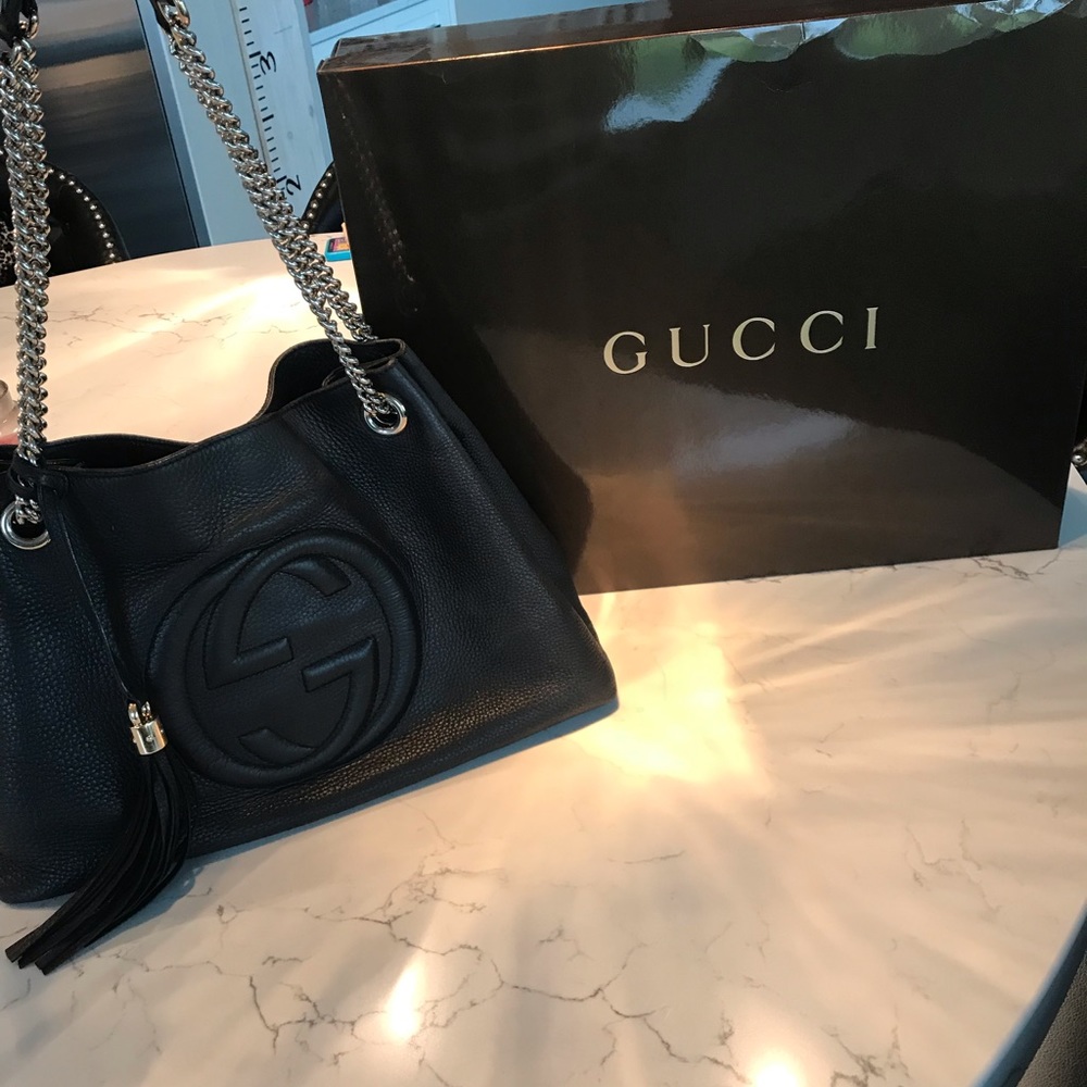 Gucci medium Soho bag with chain strap